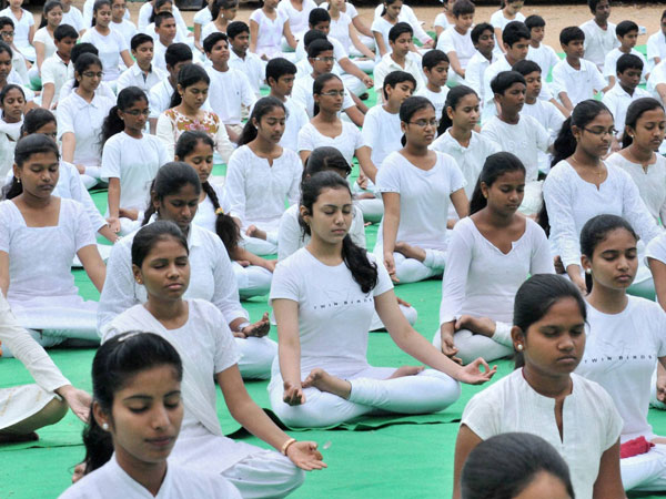 മോദിയും യോഗയും