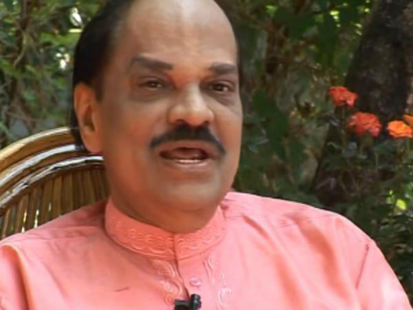 അടച്ചത് 19 ഷോറൂമുകൾ