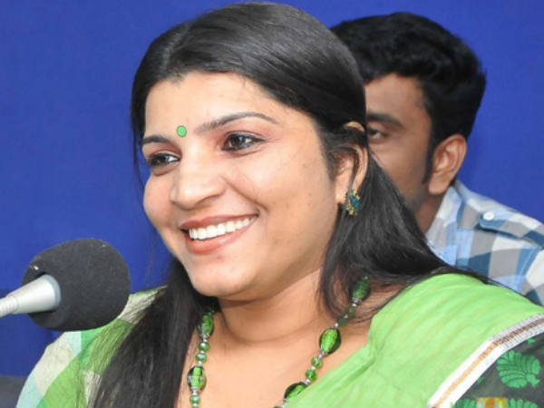 കുഴഞ്ഞുമറിഞ്ഞ തമിഴ് രാഷ്ട്രീയം