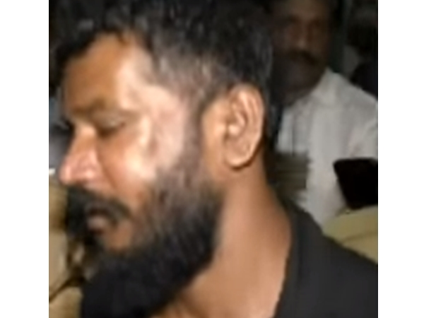 പ്രതി