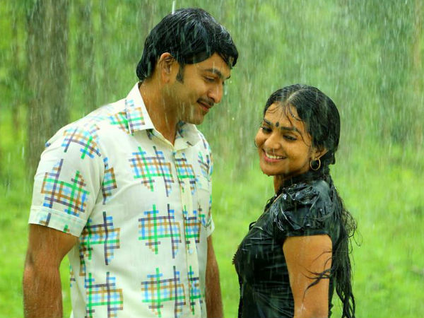 മൈ സ്റ്റോറിയെ തകര്ക്കാനും ആഹ്വാനം