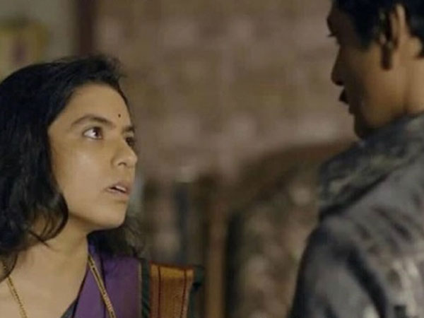 ടോപ് ലെസ്സ്, ചൂടന് രംഗങ്ങള്