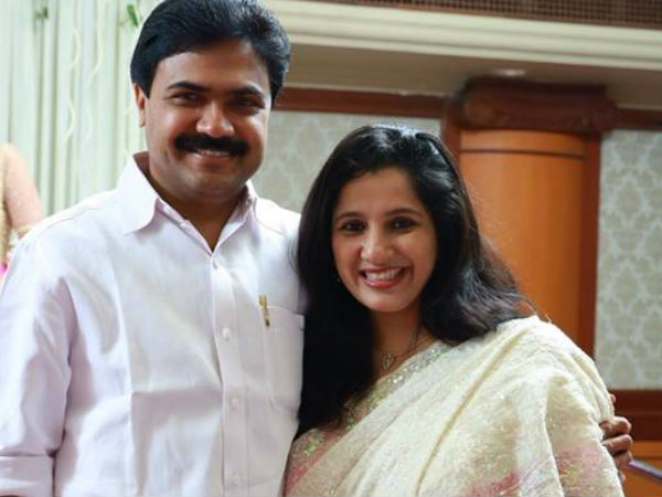 സേവന രംഗത്ത്
