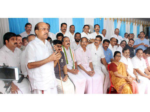 അദൃശ്യശക്തികളുട നീക്കങ്ങള് പരാജയപ്പെടും: പി.കെ കുഞ്ഞാലിക്കുട്ടി