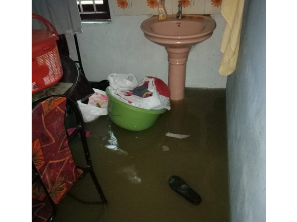വീട്ടിൽ കുടുങ്ങി സലിം കുമാർ