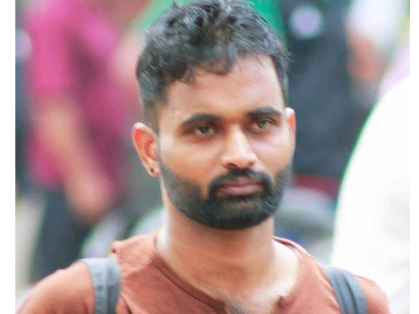 അത്യന്തം സാഹസികമായി