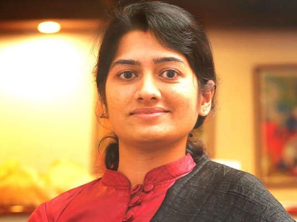സര്ക്കാരിന് കൈയ്യടി