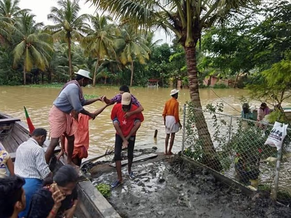 രക്ഷകരായി മത്സ്യത്തൊഴിലാളികൾ