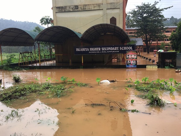 കണ്ട്രോള് റൂമും