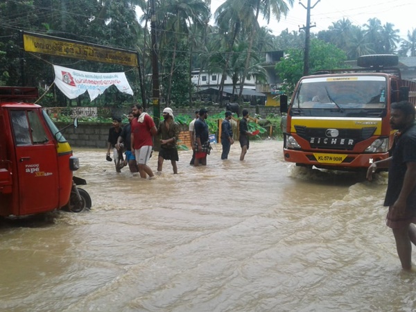 മന്ത്രിയോട് ദേഷ്യപ്പെട്ടു