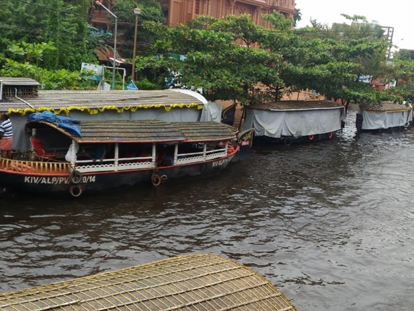 സഹായം ആവശ്യമില്ലെന്നല്ല