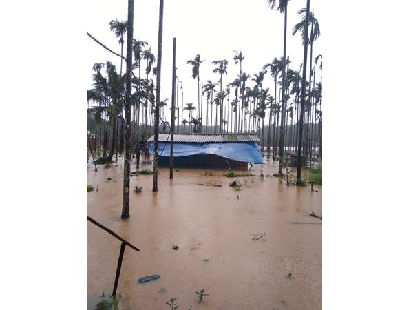 ജനങ്ങളെ മാറ്റിപ്പാര്പ്പിച്ചു