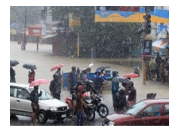 ഷട്ടറുകൾ തുറന്നുതന്നെ