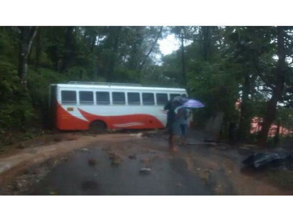 പരാതി നൽകാൻ നാട്ടുകാർ