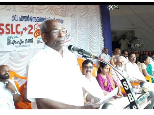 ജലം നിയന്ത്രിച്ച് നിർത്തി