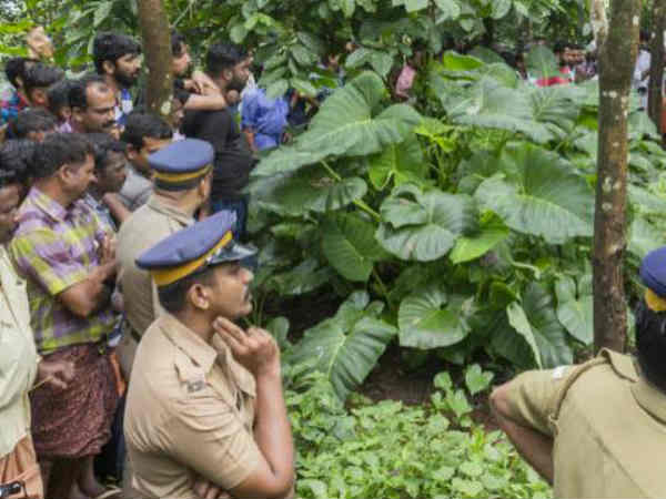 വേഷം മാറി പോലീസ്