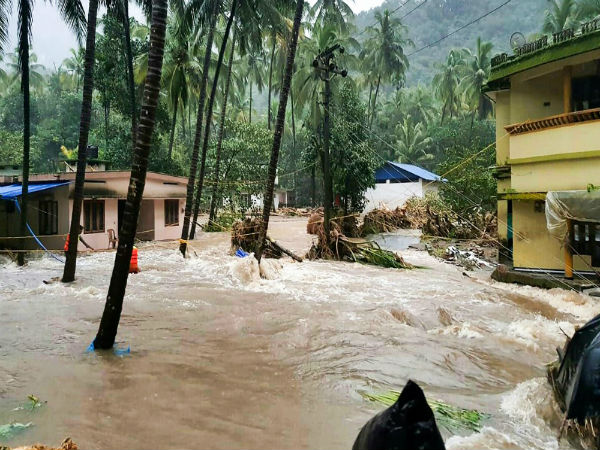 മുഖ്യമന്ത്രിയുടെ ദുരിതാശ്വാസ നിധിയിലേക്ക് നിങ്ങള്ക്കും സംഭാവന നല്കാം. ഇതാണ് സംഭാവനകള് അയക്കാനുള്ള വിവരം.