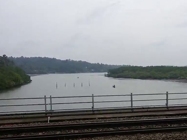 സ്വര്ണത്തിന് വേണ്ടി....