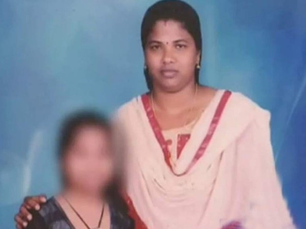 മറ്റൊരാളുടെ സാരി