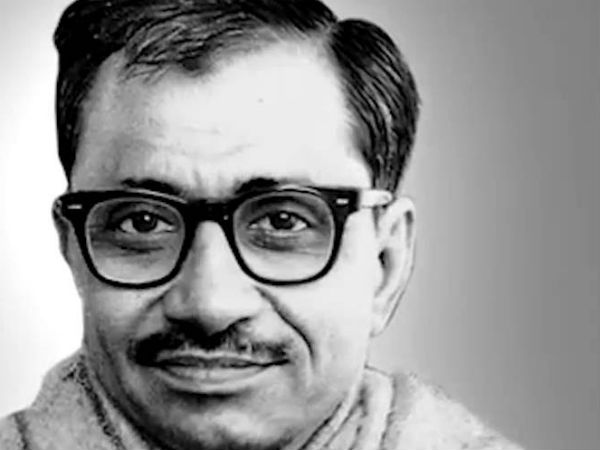 ദീന് ദയാല് ഉപാധ്യായയുടെ പ്രതിമ നീക്കം ചെയ്തില്ല