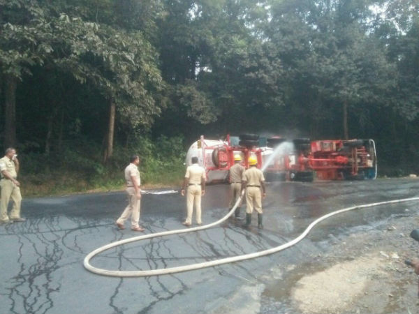 വെള്ളം ചീറ്റി