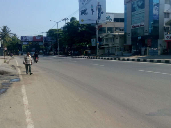 ബസ്സാണ് പലരുടേയും ഏക ആശ്രയം
