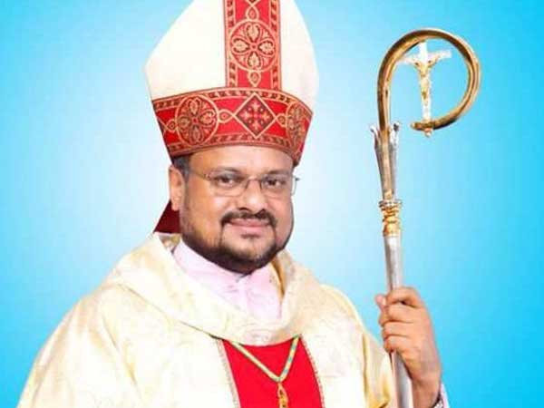 തിരുവസ്ത്രത്തില് ആയിരുന്നിട്ട് പോലും