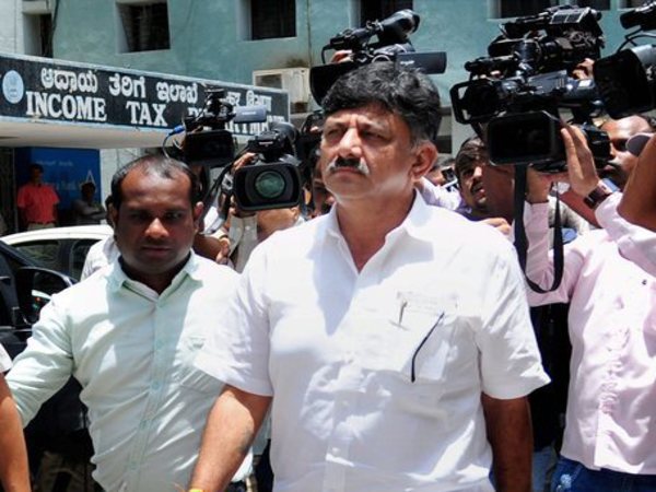 കോൺഗ്രസിന്റെ ഫോട്ടോഷോപ്പ്