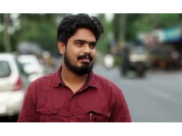 അയാള്ക്കൊപ്പം