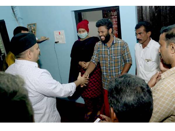 പാണക്കാട് ശിഹാബലി തങ്ങളുടെ സന്ദര്ശനം