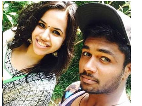 ആദ്യ മെസേജ്