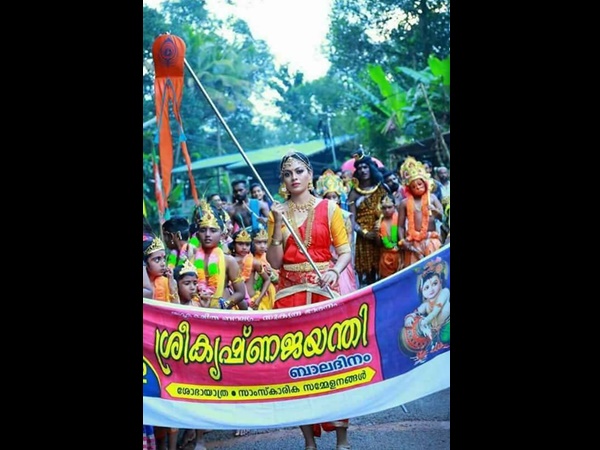 തൃപ്തി ദേശായി എത്തും