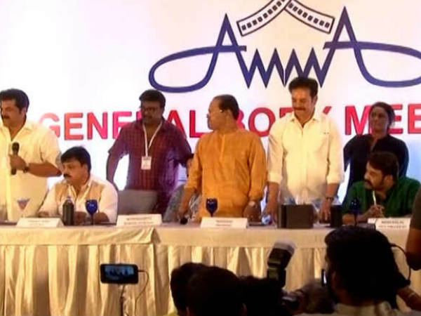 'നിങ്ങള് ആളുകളെ കരിവാരിത്തേക്കുകയല്ലേ'