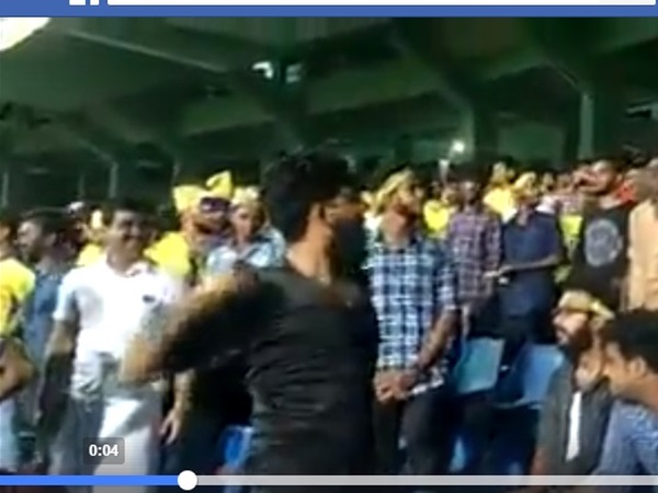 ഒന്നുരണ്ട് യുവാക്കള്