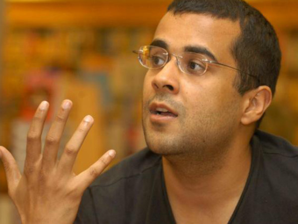 അശ്ലീല ചുവയോടെ