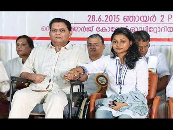 ചടങ്ങില് വെച്ച്