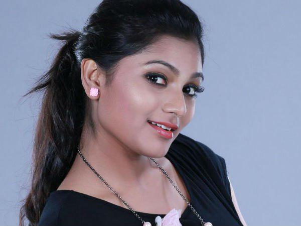 ഇരിക്കുന്നു