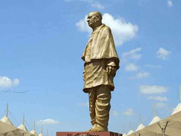 പ്രതിമ നിര്മ്മിച്ചത്