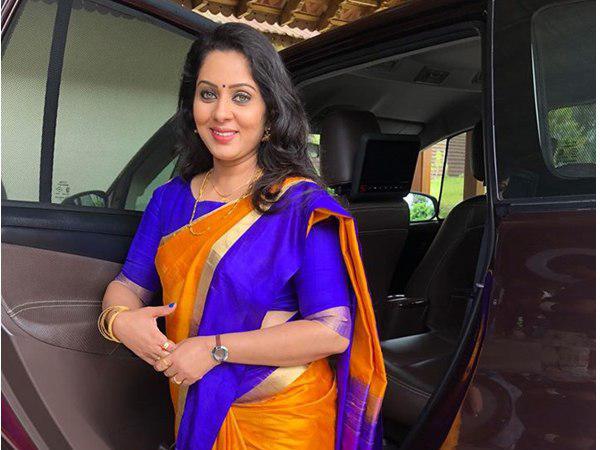 പ്രാര്ത്ഥിക്കുന്നു