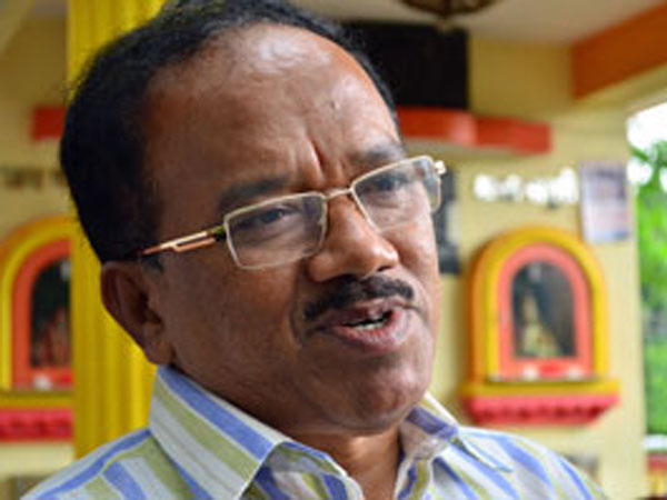 പര്സേക്കര് ആവശ്യപ്പെടുന്നു