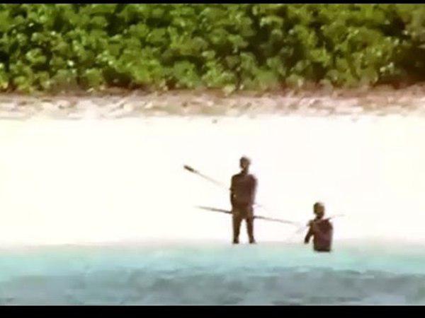 ഹെലികോപ്റ്ററിനെ പോലും അമ്പെയ്യുന്നവർ