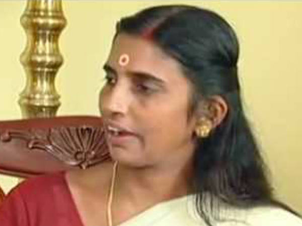 അവരെ സമാധാനിപ്പിച്ചു