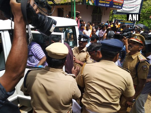 പോലീസ് സന്നാഹം