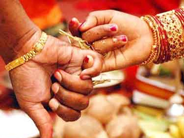 മതം മാറണം
