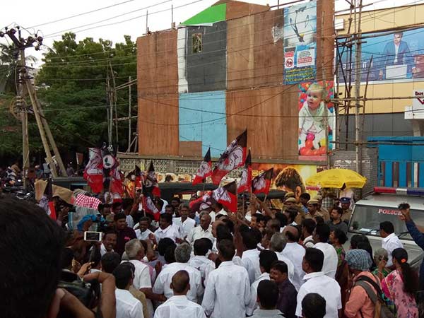 കൂടെയുണ്ട് തമിഴ് സിനിമാ ലോകം