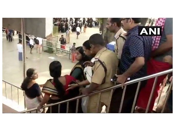 വളഞ്ഞിട്ട് അക്രമിച്ചു