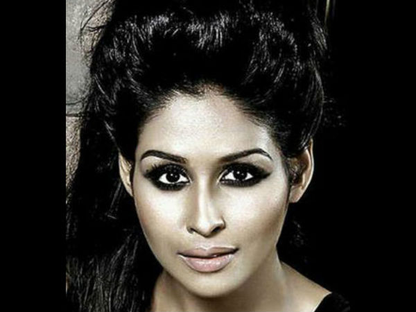 പണവും വാച്ചുകളും