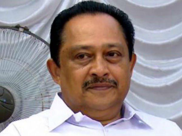 ശ്രീധരന് പിള്ളയുമായി ബന്ധം