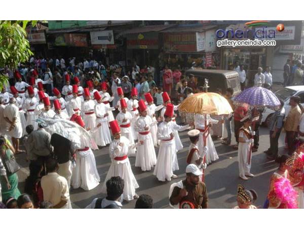 ഭക്ഷണവിതരണം നാലുകേന്ദ്രങ്ങളില്