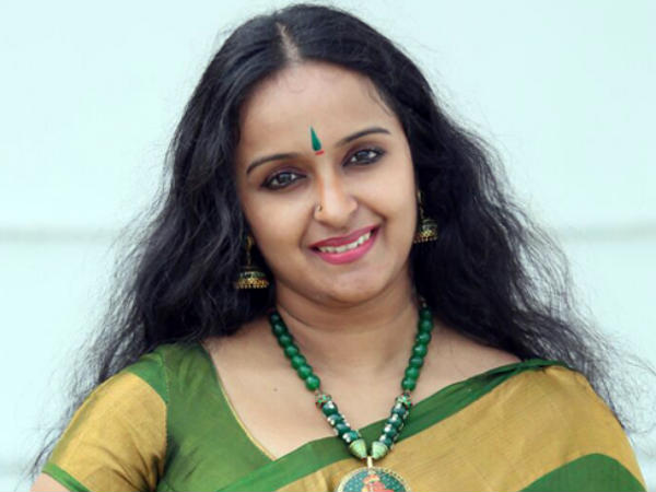വീടും പറമ്പും